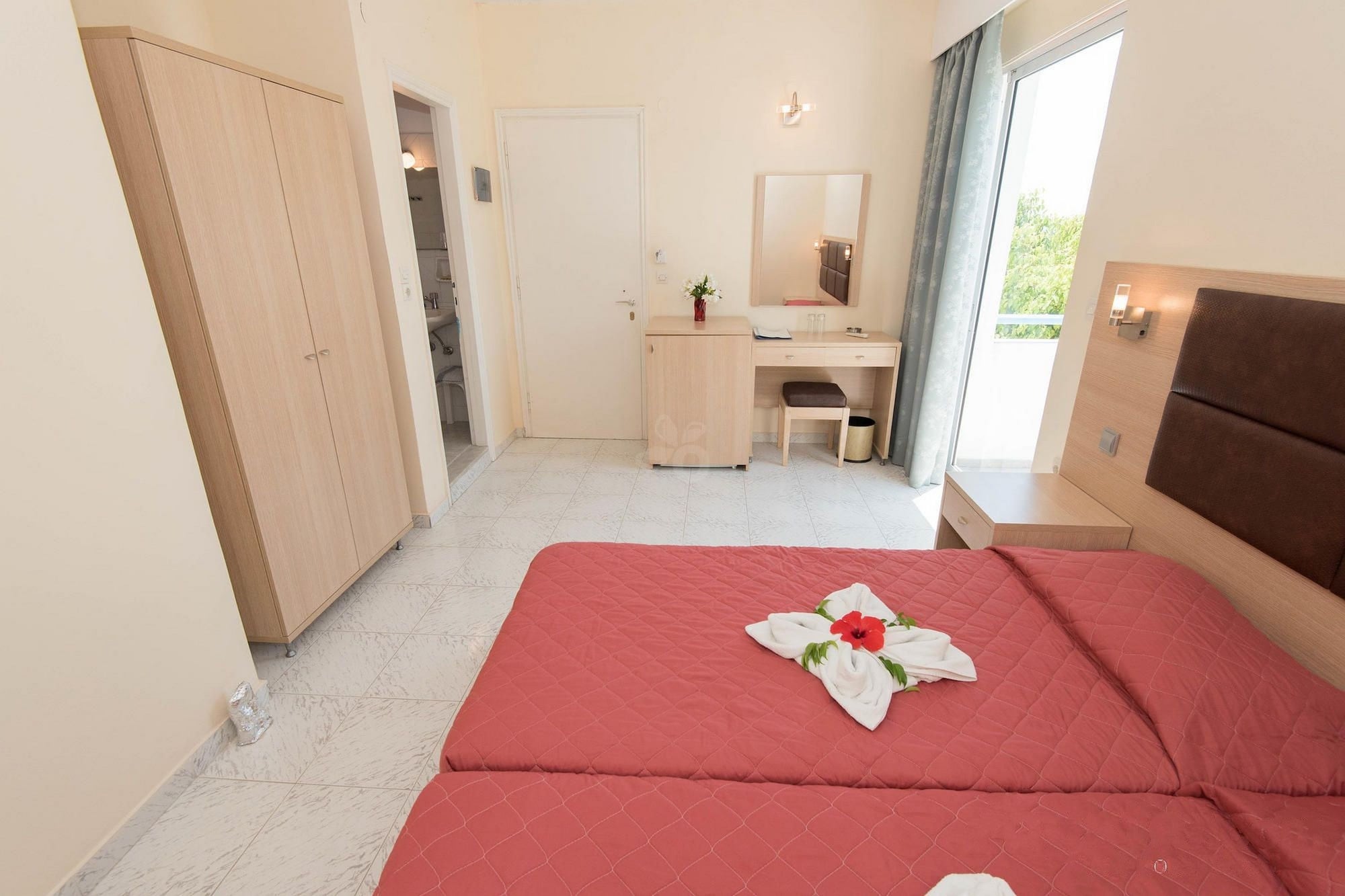 غرفة سوبيريور بسريرين منفصلين، Leonidas Hotel & Studios 6/7