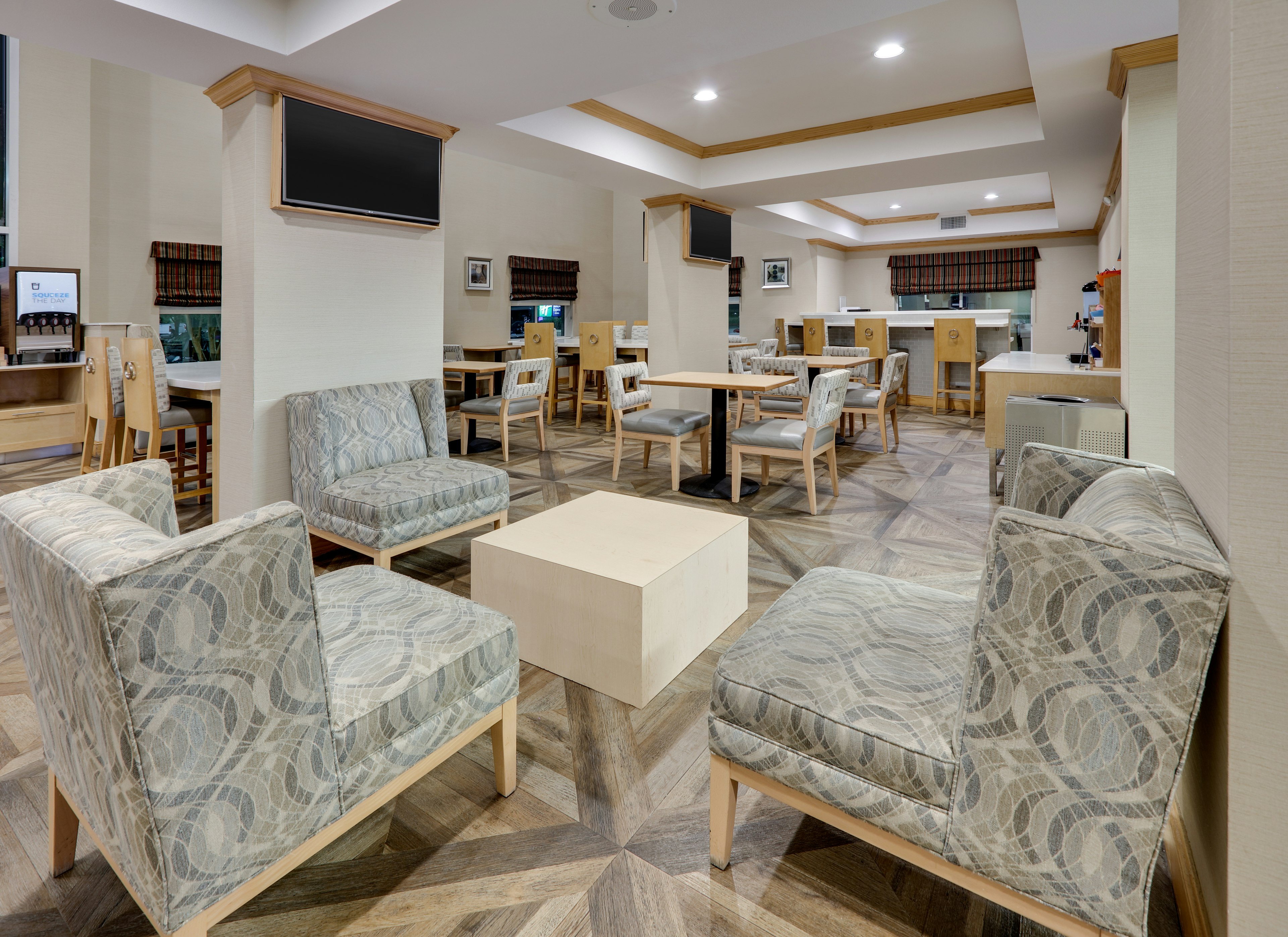 Holiday Inn Express Suites San Antonio Brooks City Base 15/28
