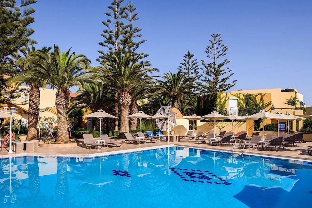 Vantaris Luxury Beach Resort 9/42
