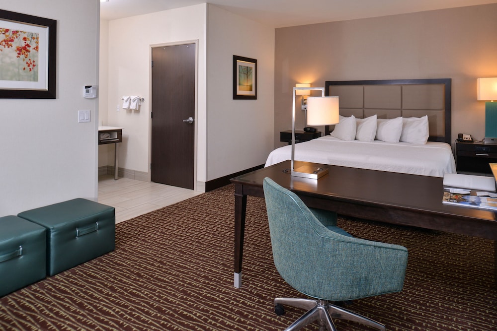 Hampton Inn Suites Bend 19/48