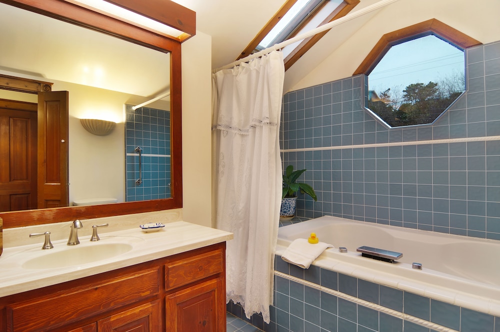 Babbling Brook Inn 70/70
