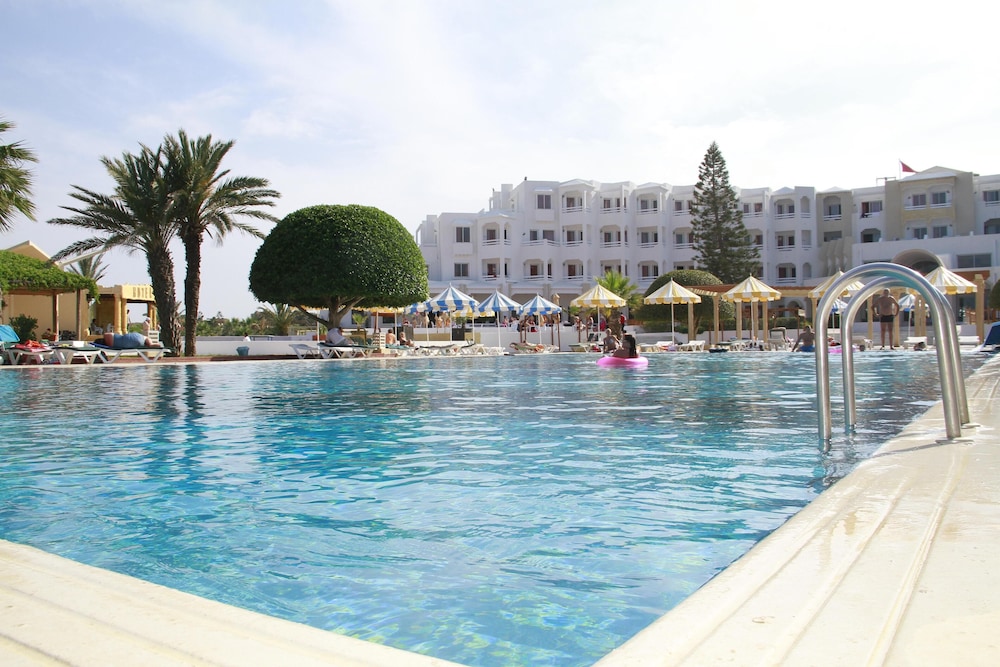 Thapsus Beach Resort 44/48