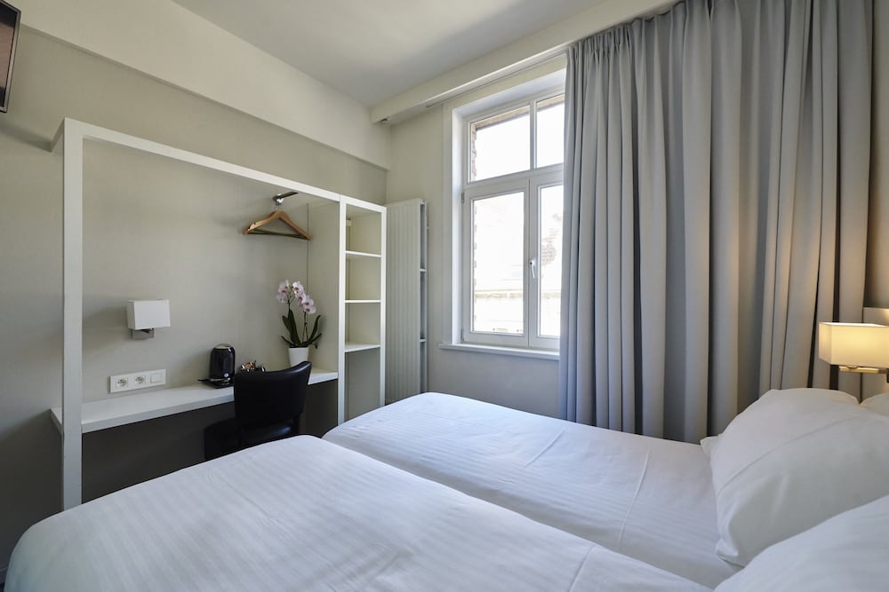 Leopold Hotel Ostend 18/72