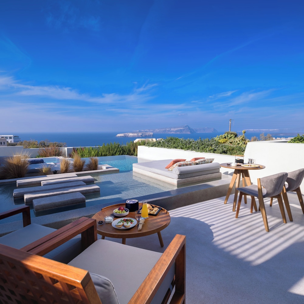 Potnia Theron Suites 61/79