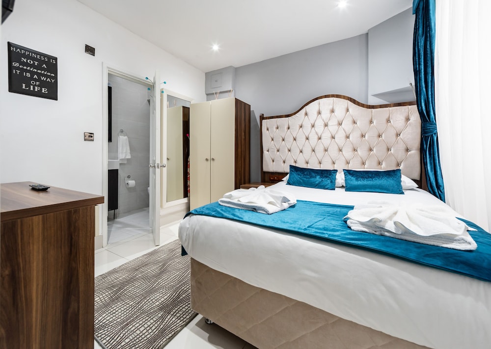 STANDARD, DOUBLE BED, PRIVATE BATHROOM