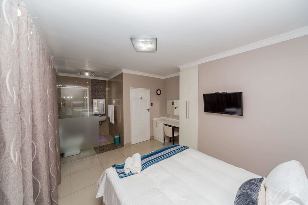The Musafer Travel Lodge 11/28