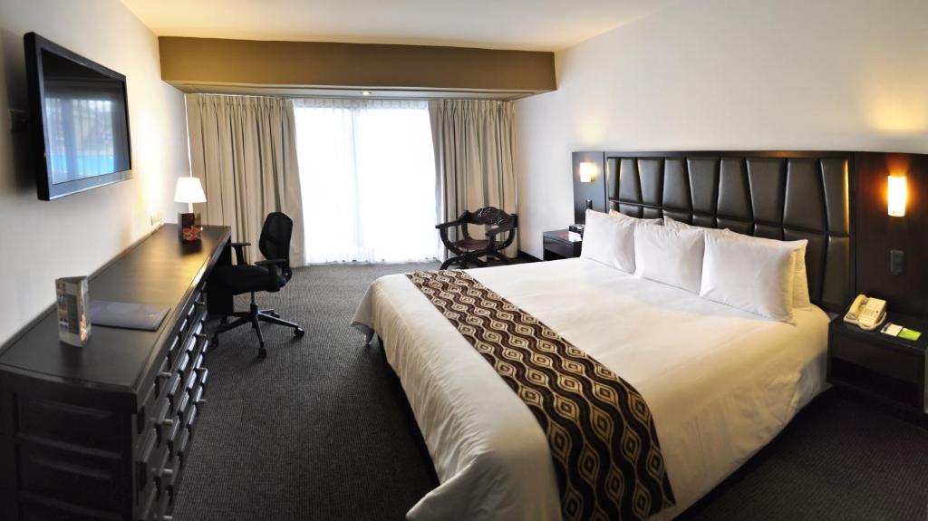 غرفة بريميوم بسرير مزدوج، Wyndham Costa Del Sol Trujillo 3/5