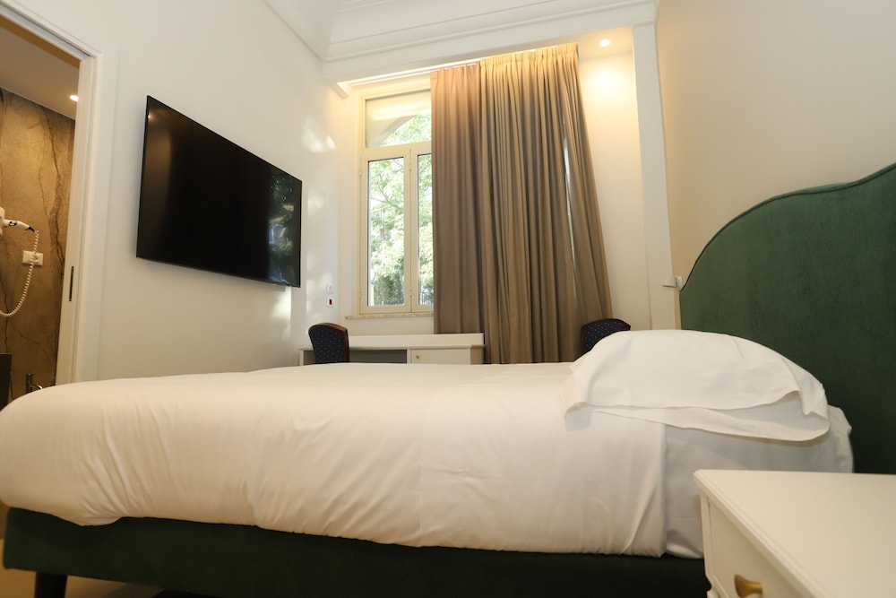 Standard, Double Bed