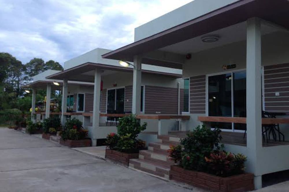 Pleai Ta Lea Resort Chaolao Beach 6/57
