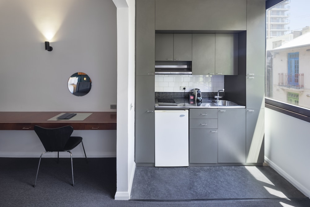 Regents Court Apartments 42/50