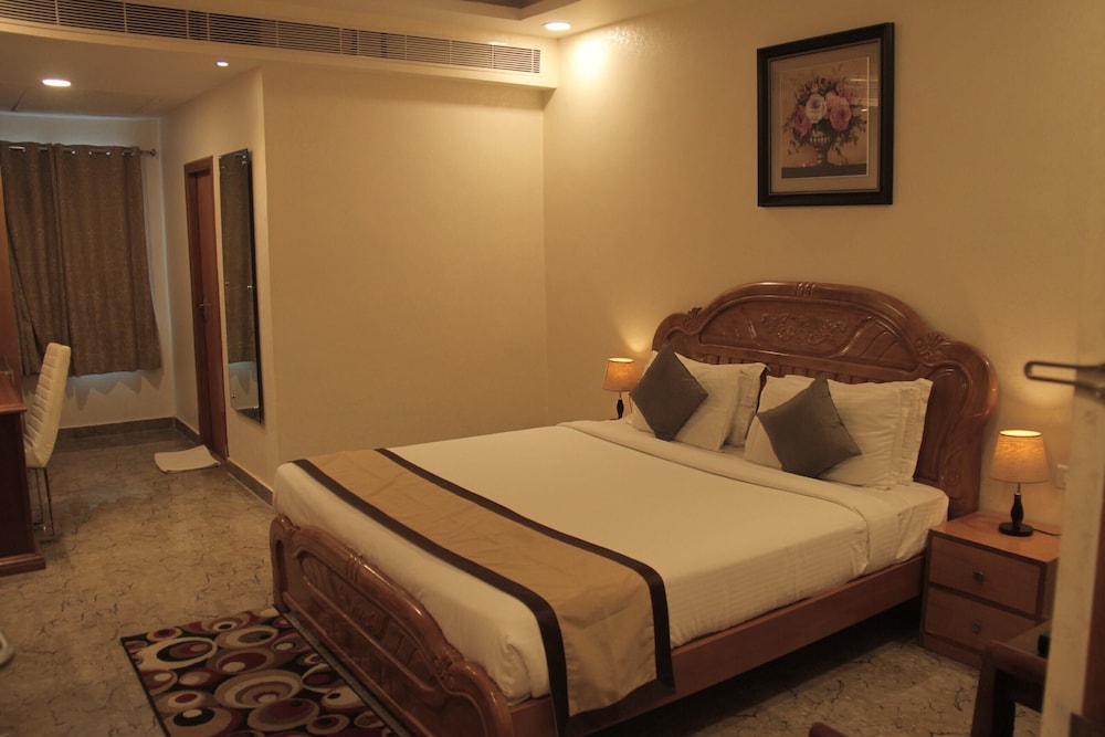 Hotel Vaibhav Inn 25/50