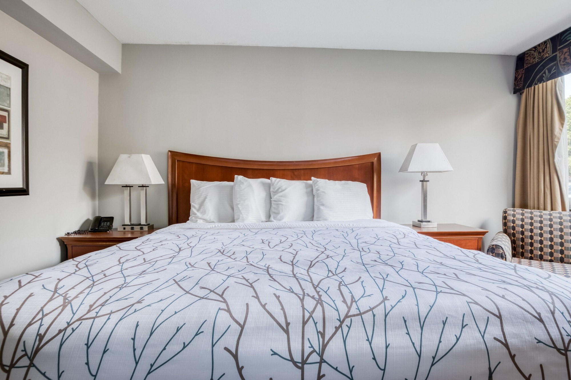 ROOM, KING BED