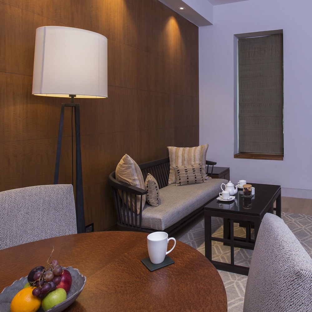 The Manor New Delhi 43/74