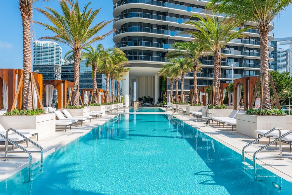 SLS LUX Brickell 55/60