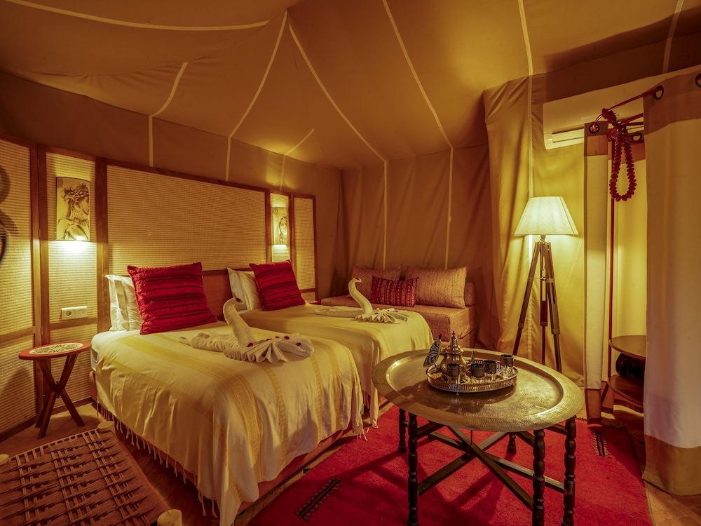 DESIGN, TENT