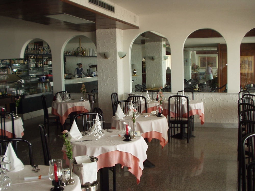 Hotel Excelsior Bay 36/50