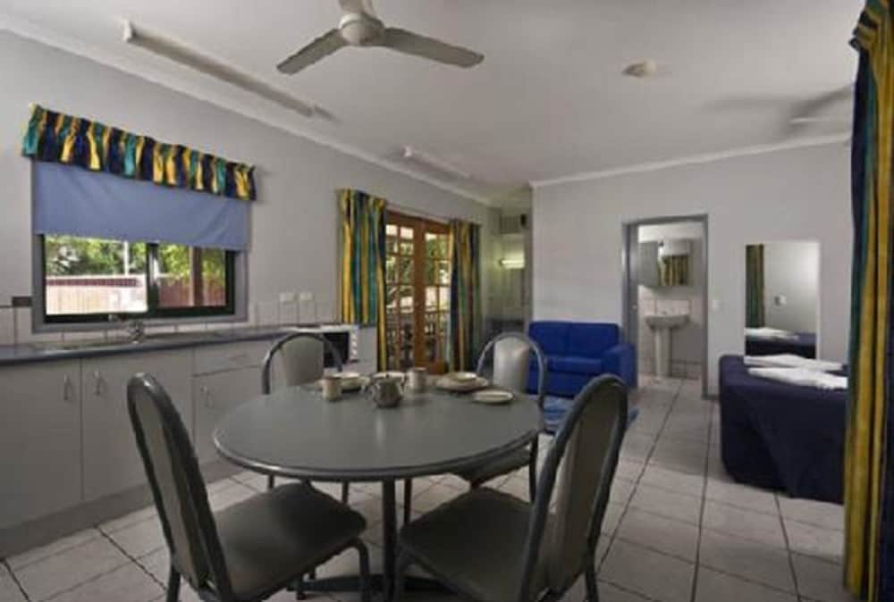 CAIRNS SUNLAND LEISURE PARK 24/35