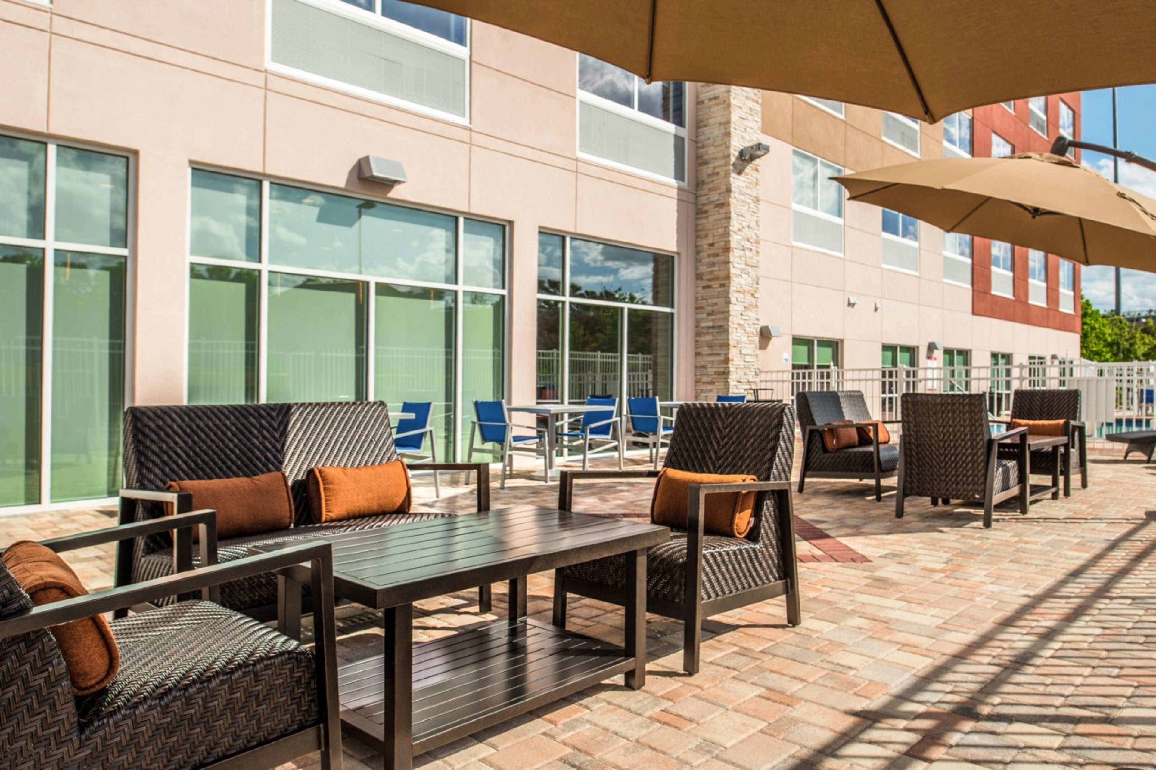 Holiday Inn Express Suites Tampa North Wesley Chapel 40/62