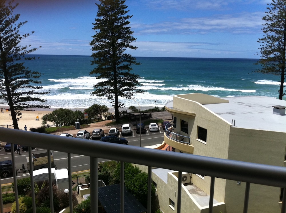 Coolum Caprice 67/76
