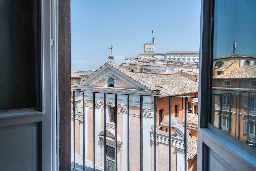 Trevi Rome Suite 2/50