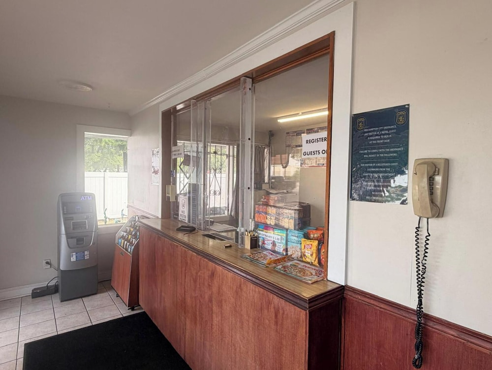 Economy 7 Inn Hampton W Pembroke 23/64