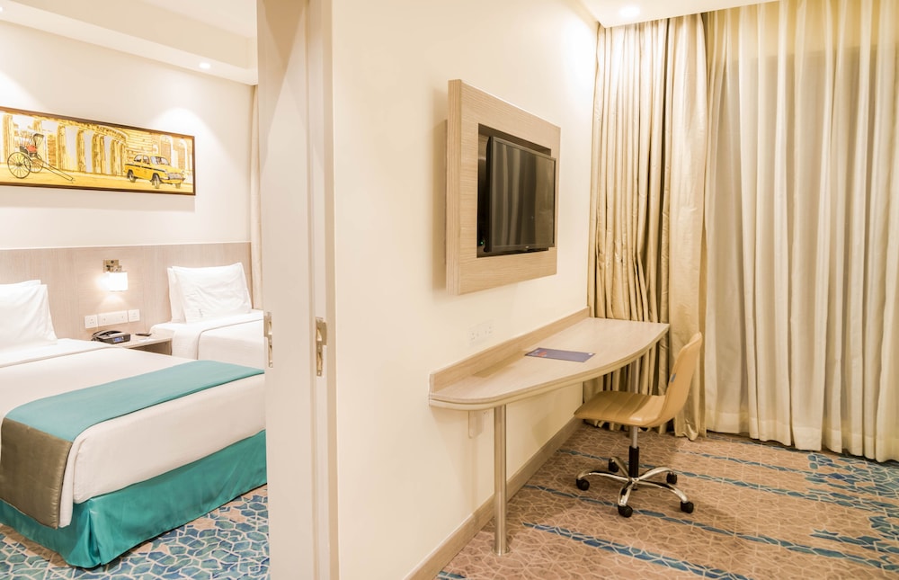 Holiday Inn Express Kolkata Airport 55/56