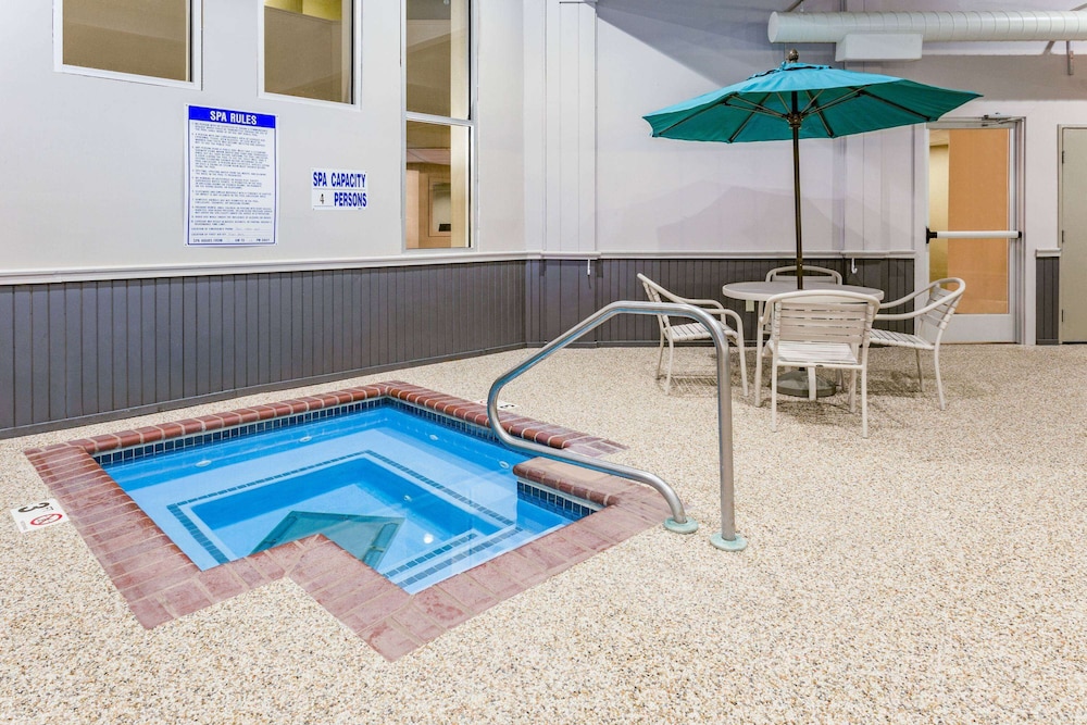 Americinn By Wyndham Sleepy Eye 32/53