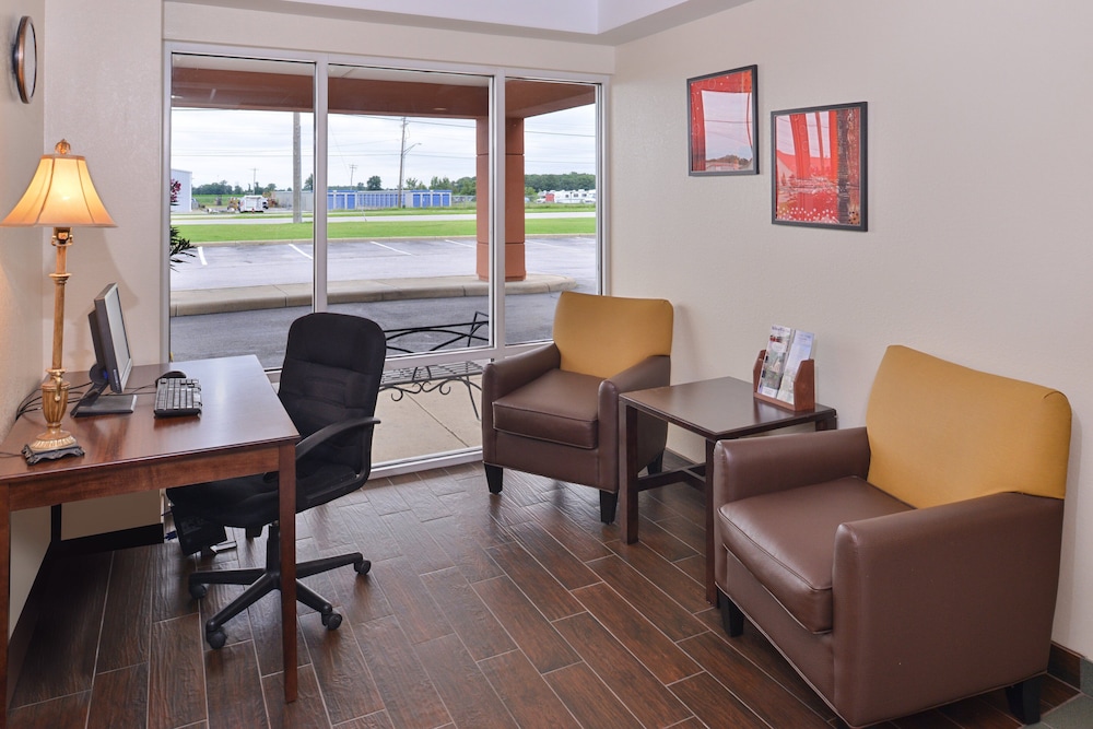 Red Roof Inn Clyde 27/39