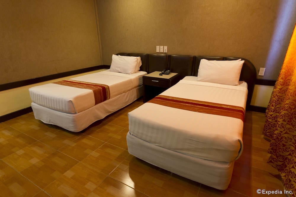 Holiday Spa Hotel 17/50