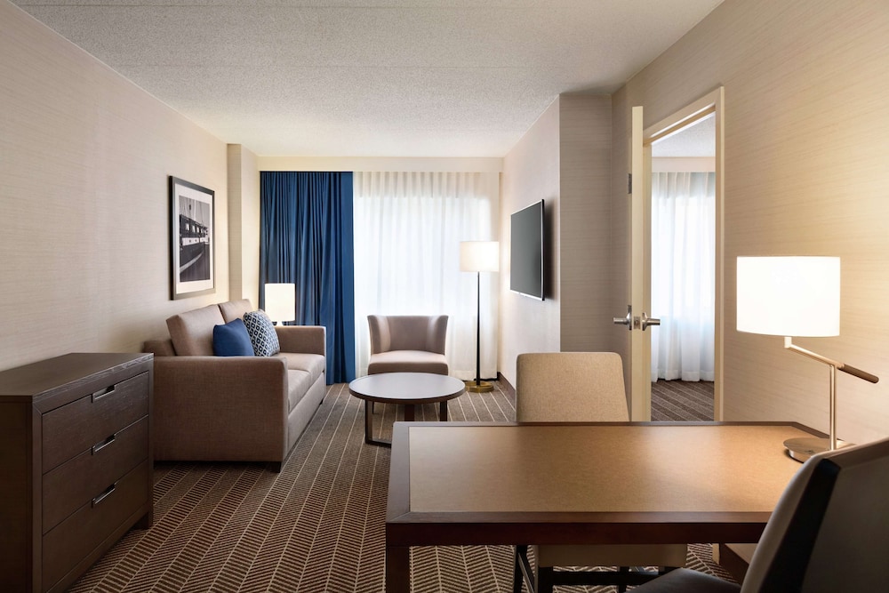Embassy Suites by Hilton Boston at Logan Airport 19/65