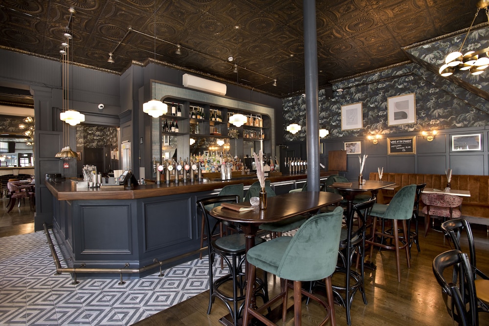 The Clerk &amp; Well Pub &amp; Rooms 42/52