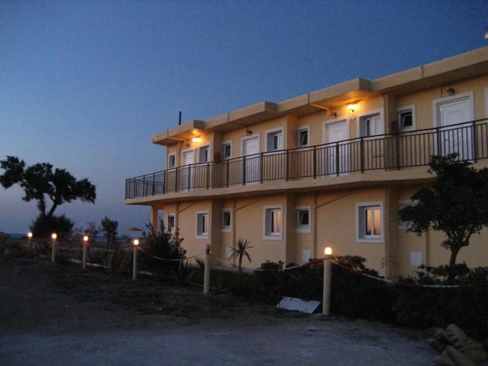 Baladinos Apartments in Platanias