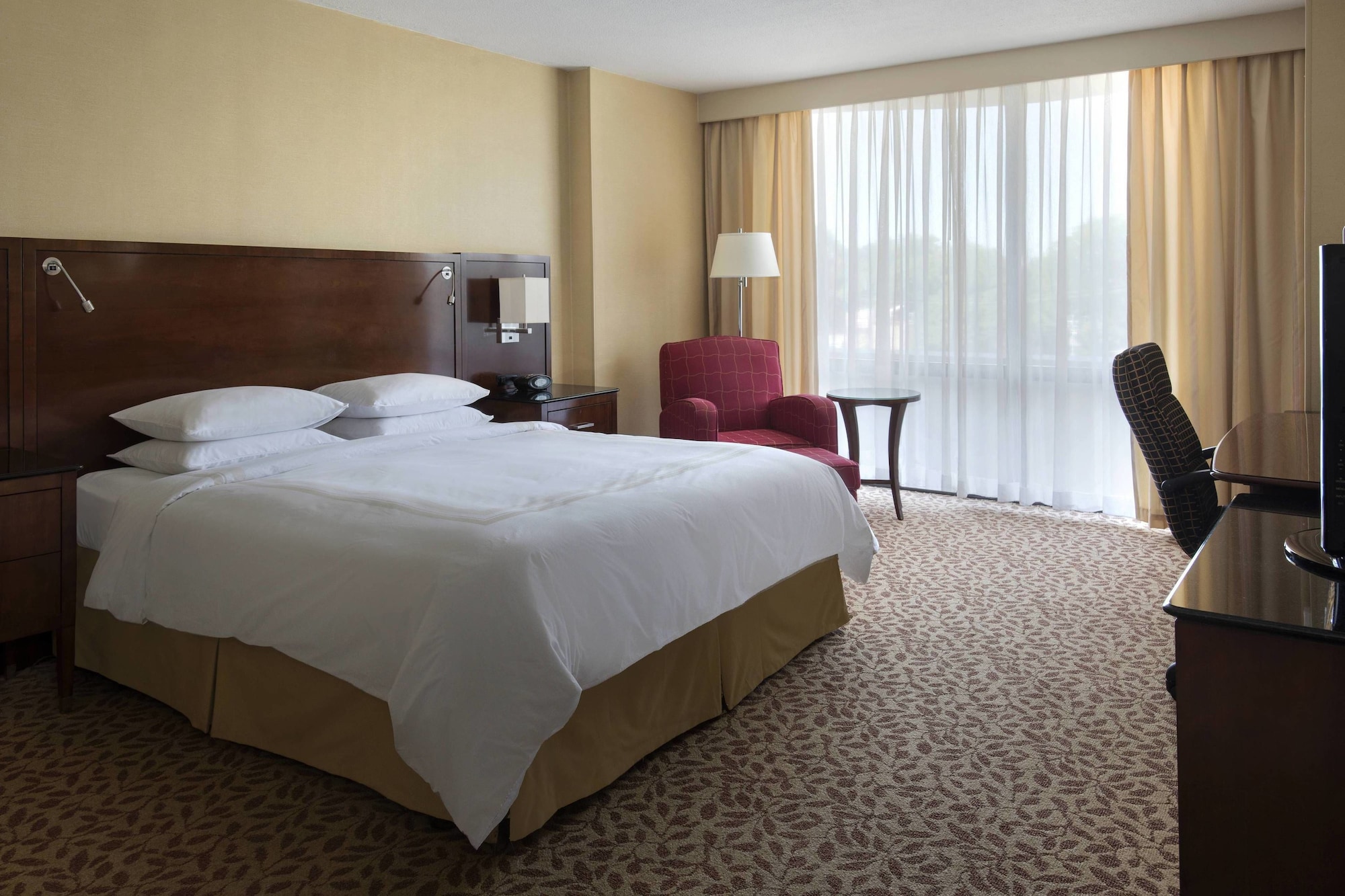 غرفة بسرير كينج، Saddle Brook Marriott 4/10