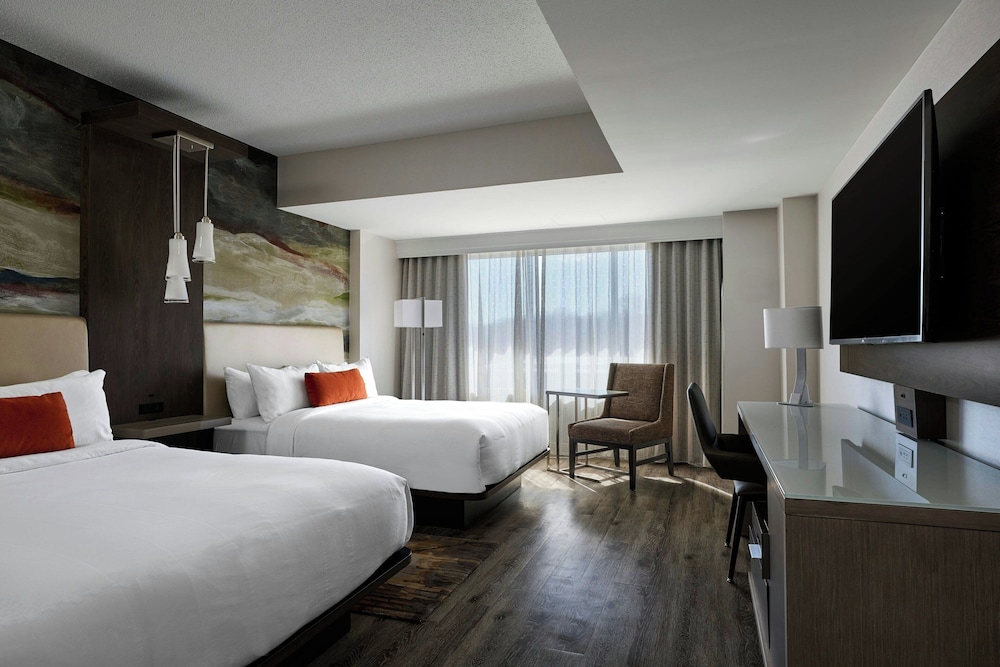 غرفة بسرير مزدوج بشرفة، Marriott Meadowview Conference Resort Convention Center 5/10