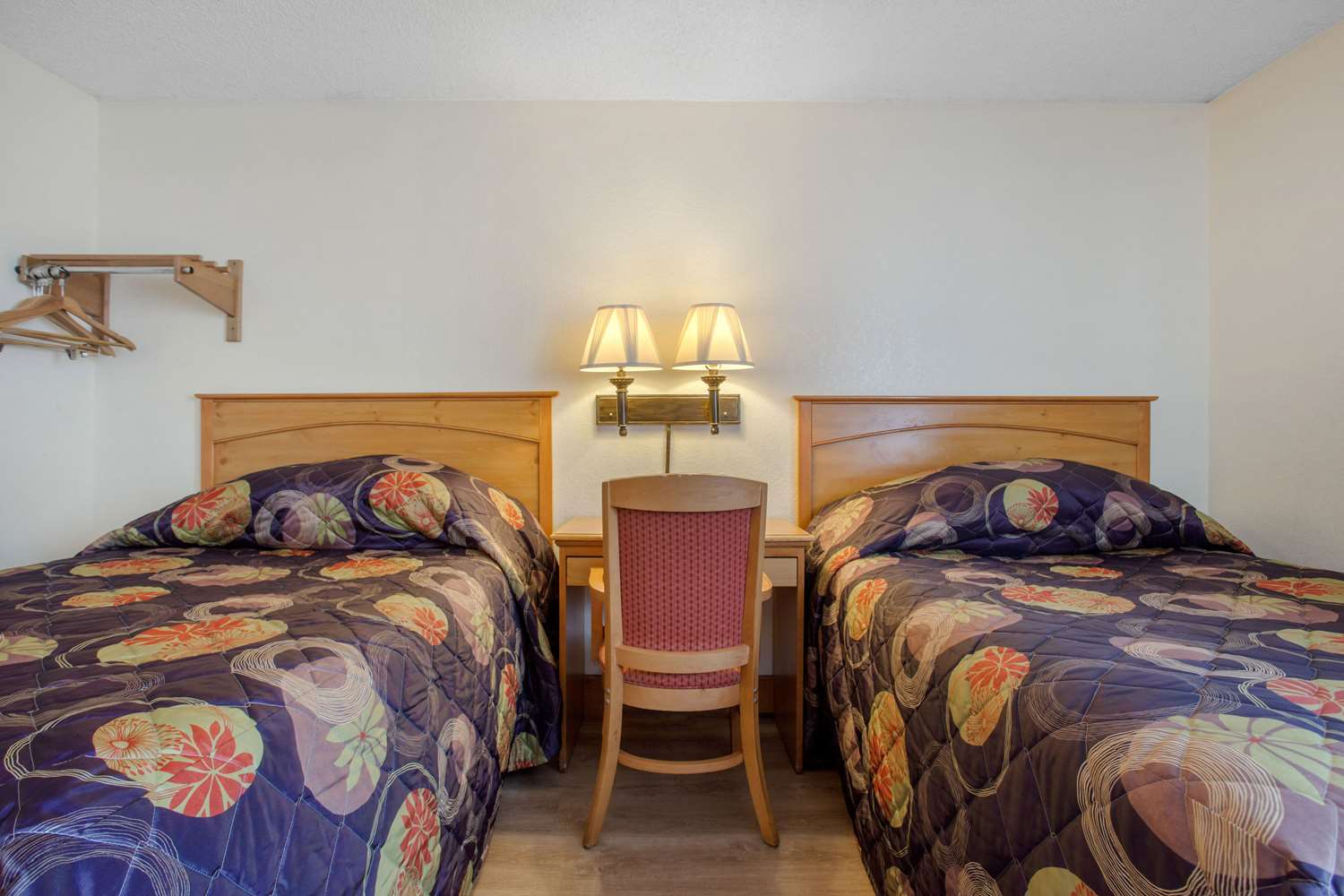 ROOM, 2 DOUBLE BEDS