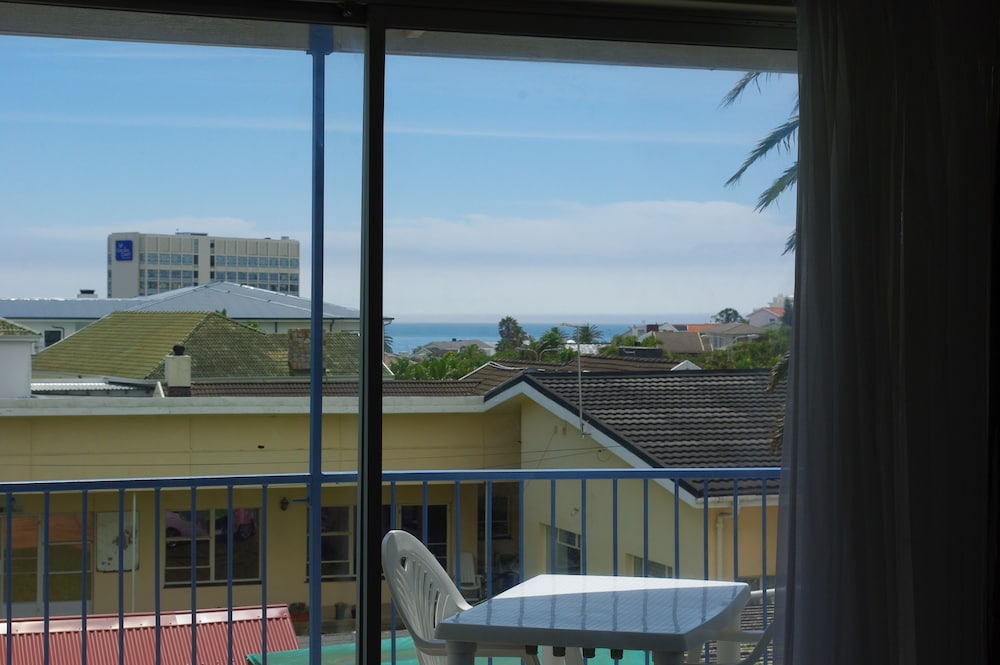 Aqua Marine Guest House 7/67