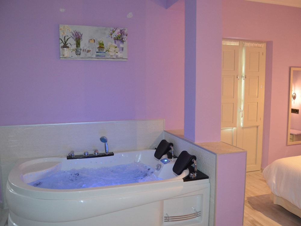 Suites con Jacuzzi Santillana 43/45