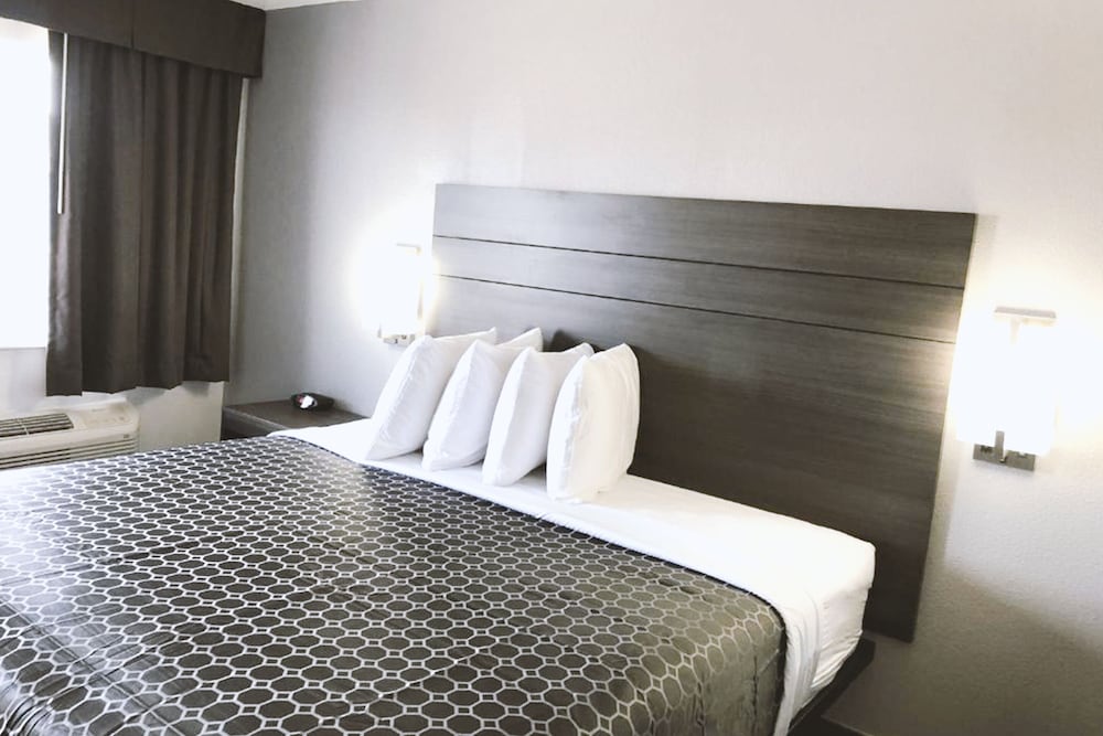 Americas Best Value Inn & Suites San Antonio Arena District 16/21