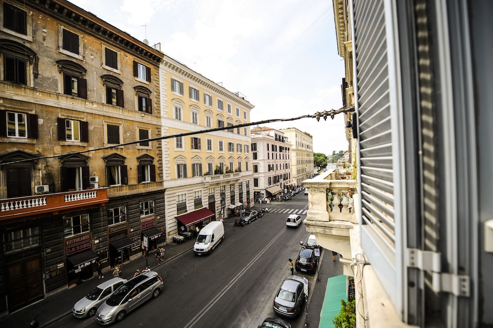 The Roman Empire Guesthouse 55/63