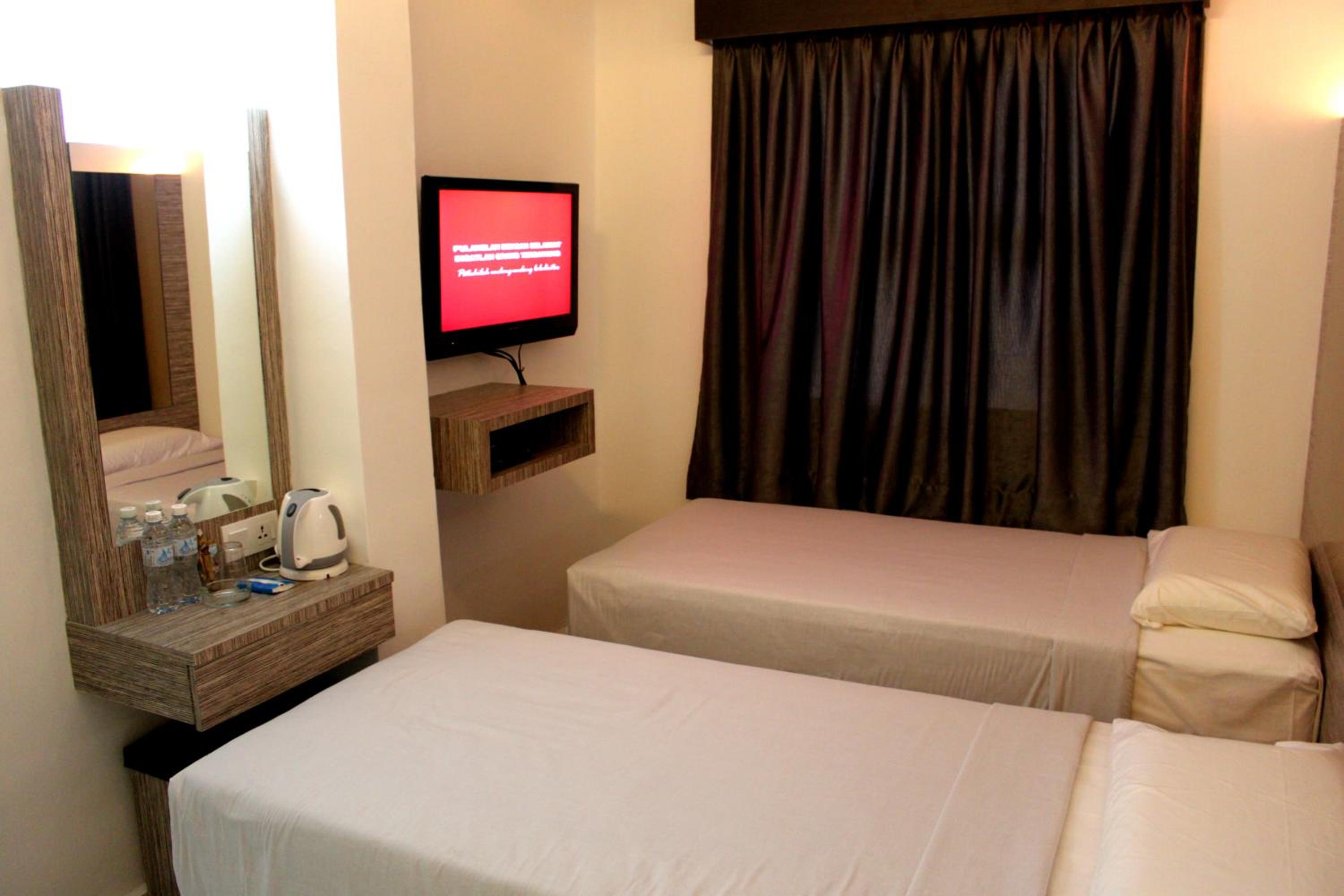 Dream Hotel 18/36