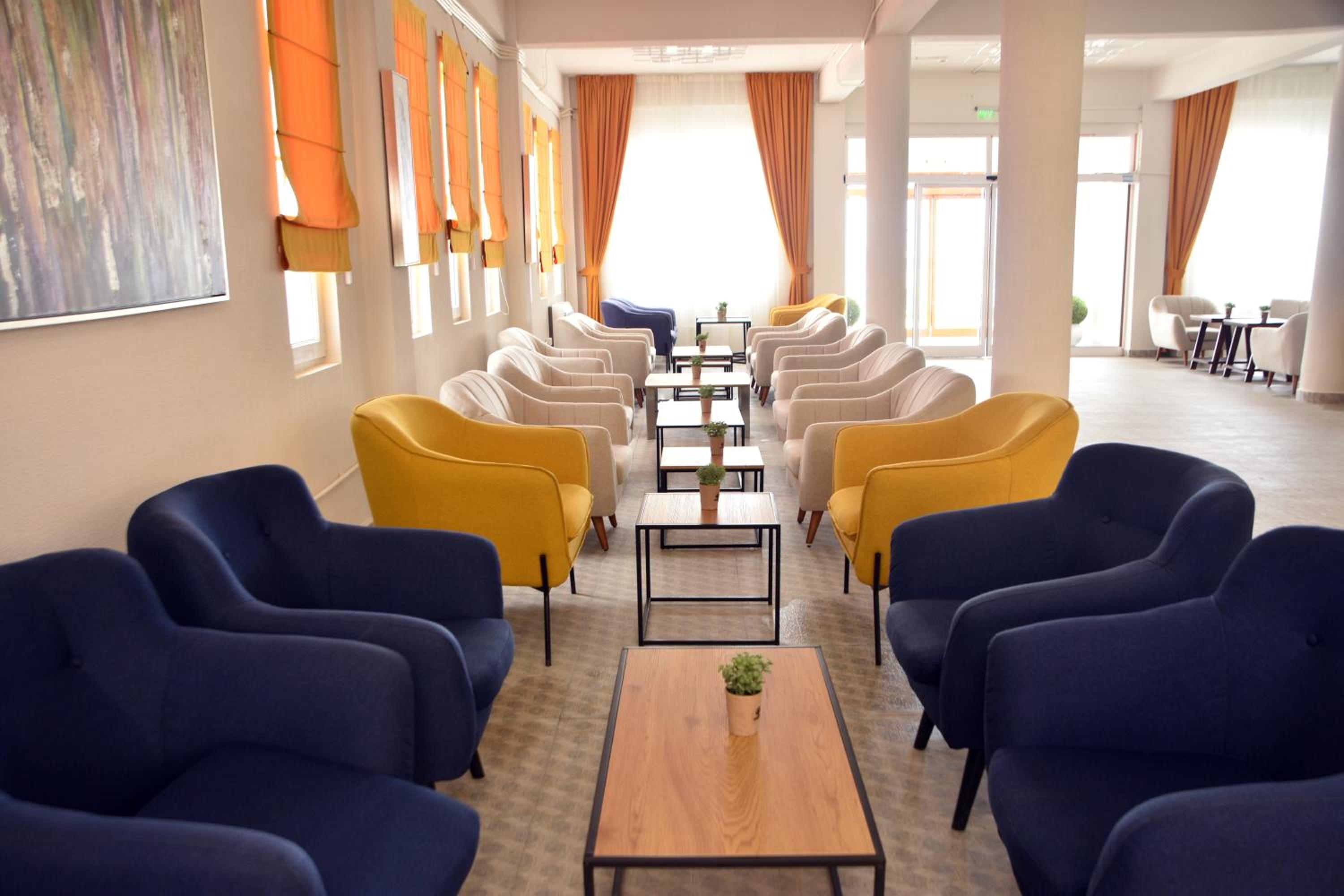 Victoria Hotel 27/48