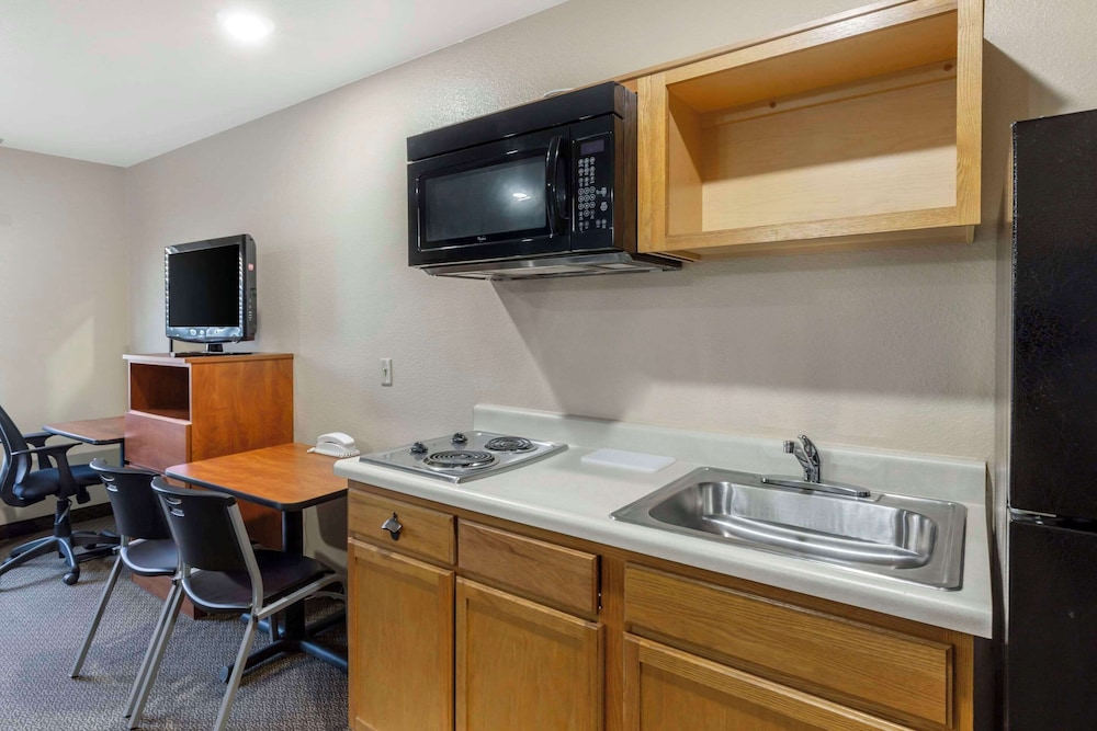 WoodSpring Suites Raleigh Garner 11/15
