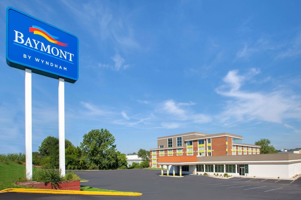 Baymont by Wyndham Grand Rapids Near Downtown 12/15