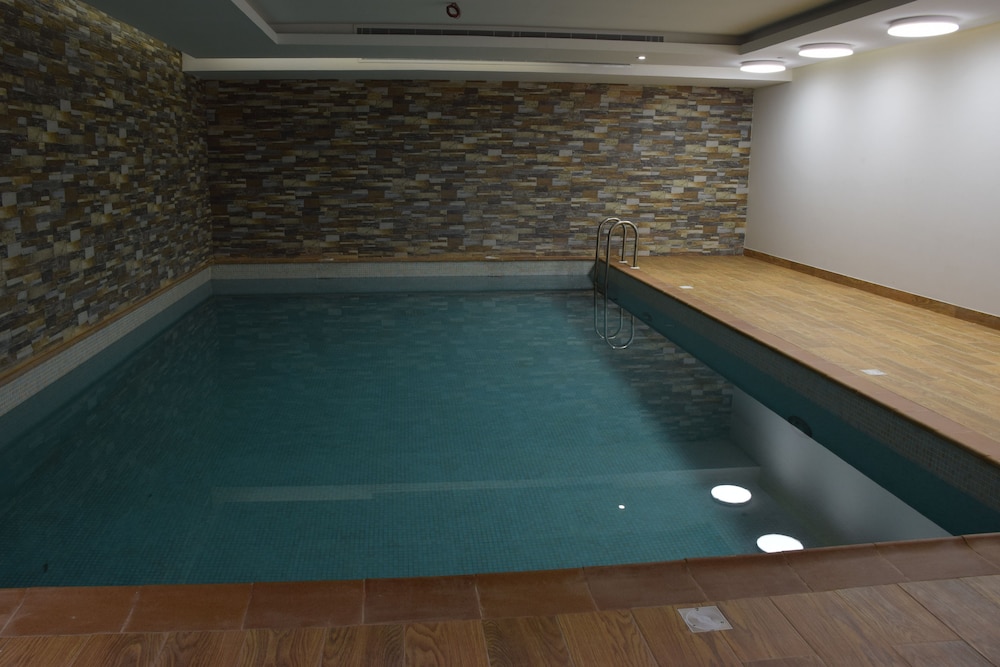 أجنحة نوفوتيل الرياض ديار(Sunday Hotel Al Olaya formerly Novotel Suites Riyadh Centre) 21/75