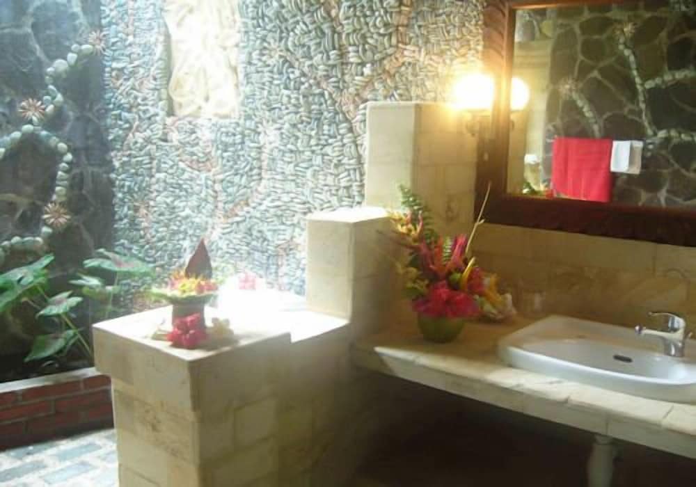 Rambutan Boutique Hotel 51/52