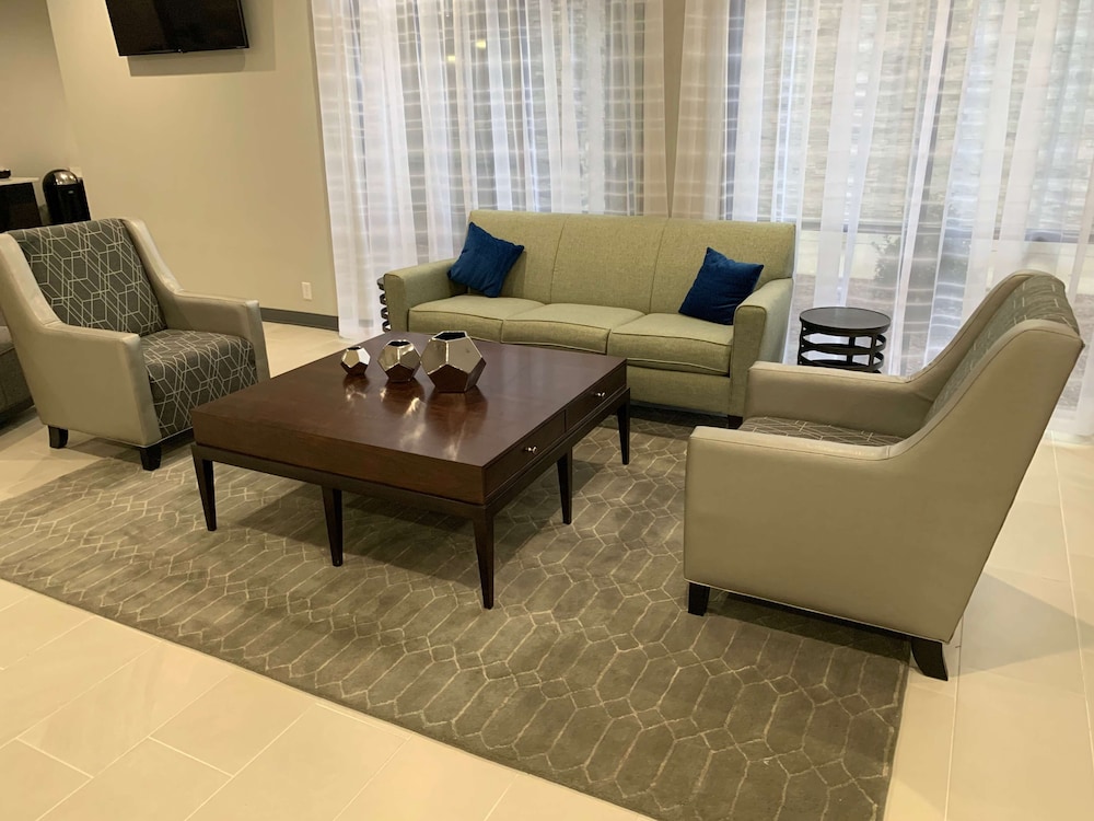 Best Western Plus Clarks Summit Scranton 27/37
