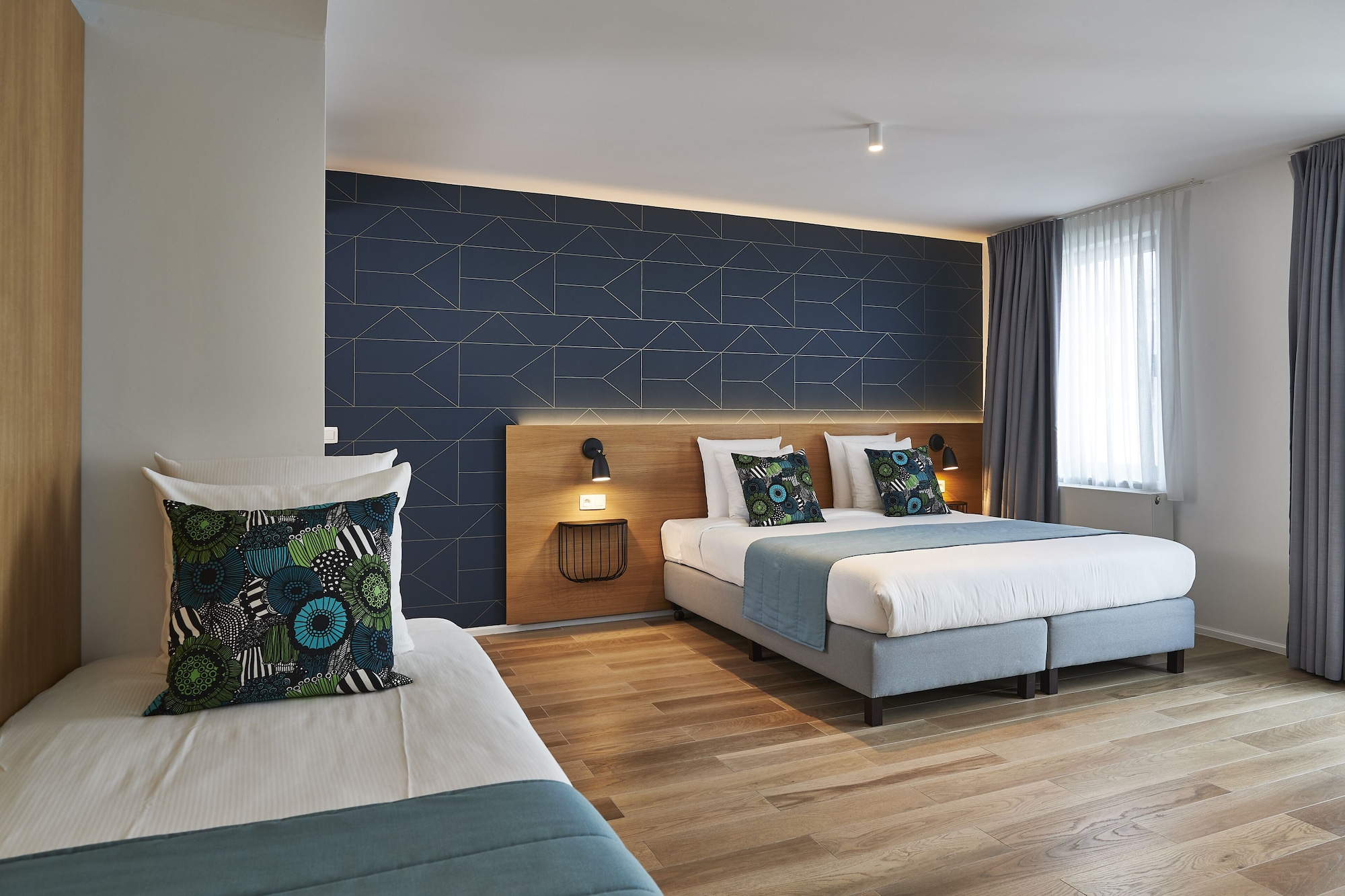 ROOM, TRIPLE
