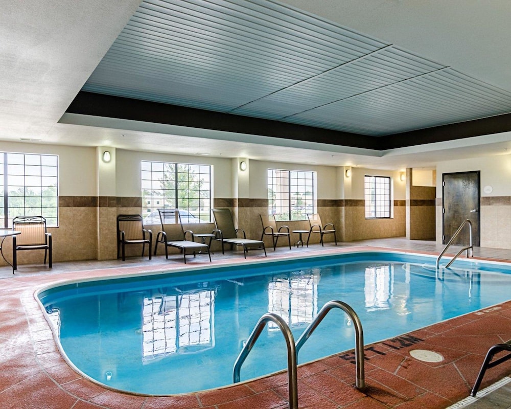 Comfort Inn & Suites Lawrence - University Area 7/49