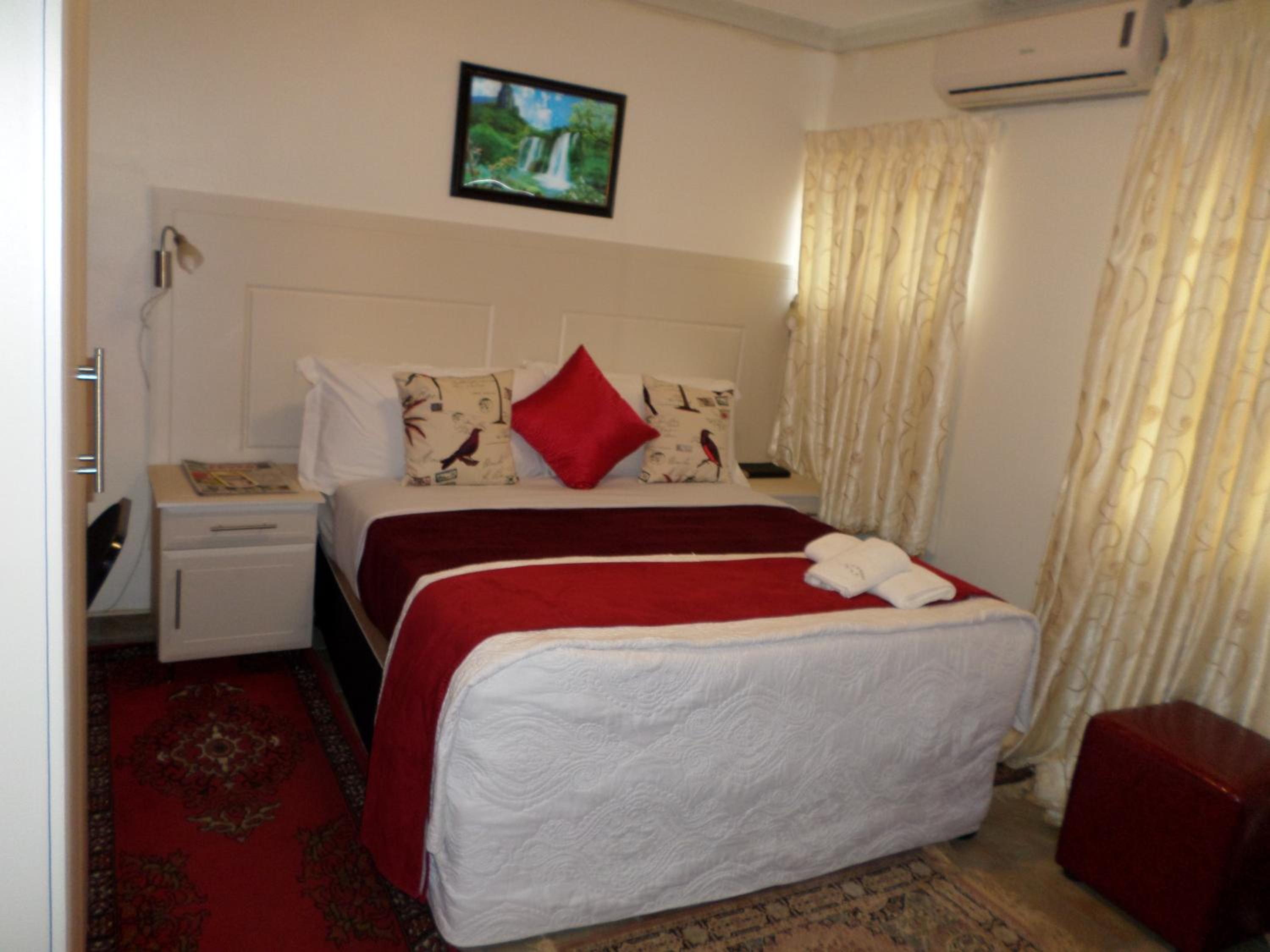 Executive, Suite