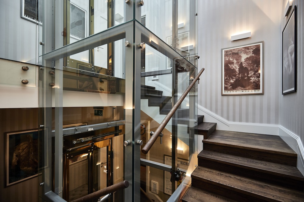 Teatro Hotel 33/50